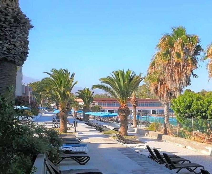 Beach-Front Tenerife Sth Sea And Pool View Costa Del Silencio Exterior foto